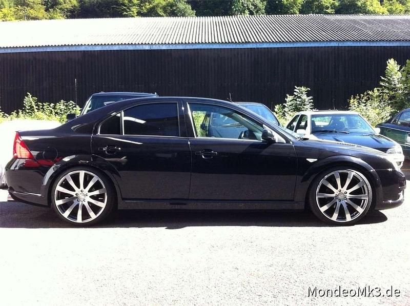 Gebraucht Ford Mondeo ST 226 PS (166 kW) 2002 Schwarz Limousine