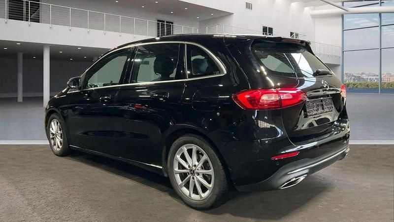Gebraucht Mercedes B180 136 PS (100 kW) 2019 Schwarz Van / Kleinbus