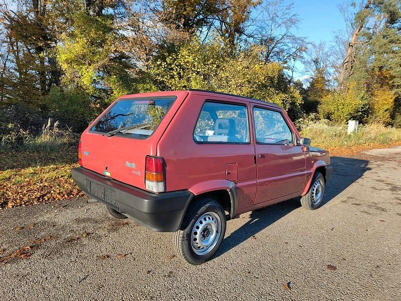 Używany Fiat Panda 54 KM (39 kW) 2002 Czerwony Hatchback