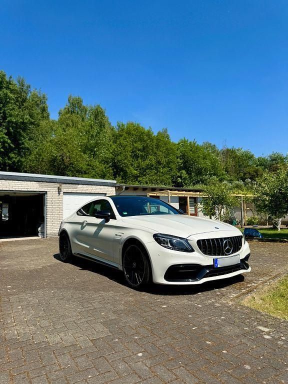 Weiß Gebraucht 2019 Mercedes C63S AMG AMG Coupé | 64.999 € (Guter Preis) - Bild 1/4