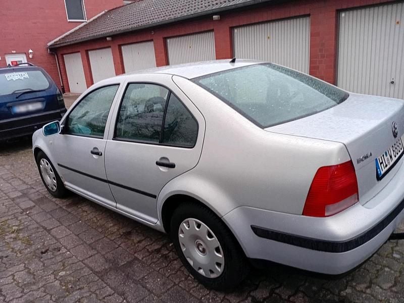 Gebraucht VW Bora 100 PS (73 kW) 2000 Silber Limousine