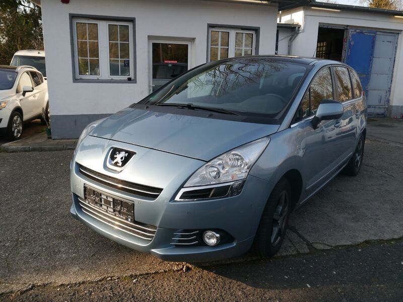Blau Gebraucht 2011 Peugeot 5008 Premium Van / Kleinbus | 5.400 € (Guter Preis) - Bild 1/4