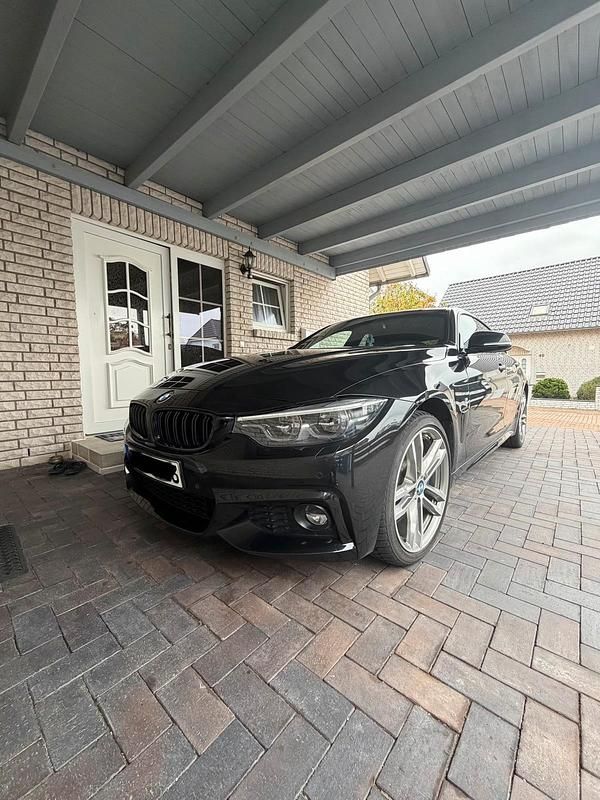 Schwarz Gebraucht 2018 BMW 430 M Sport Coupé | 28.500 € (Teuer) - Bild 1/4