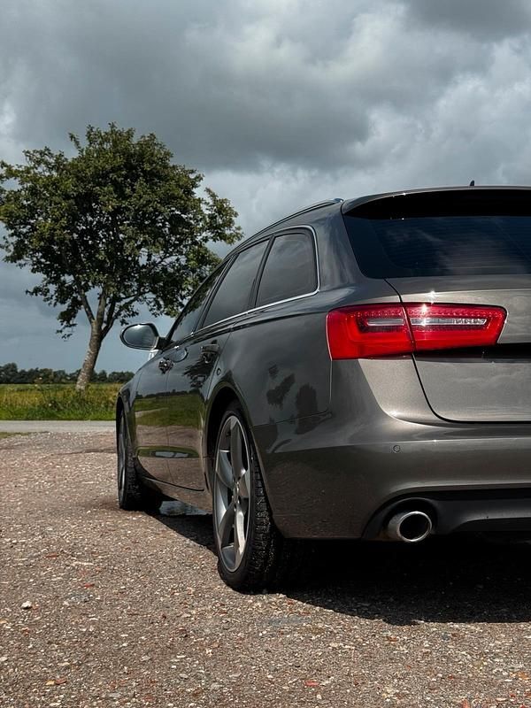 Gebraucht Audi A6 204 PS (150 kW) 2014 Grau Kombi