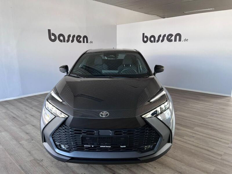 Marlin grau metallic / dach schwarz Gebraucht 2023 Toyota C-HR Team SUV | 31.950 € (Etwas zu teuer) - Bild 1/4