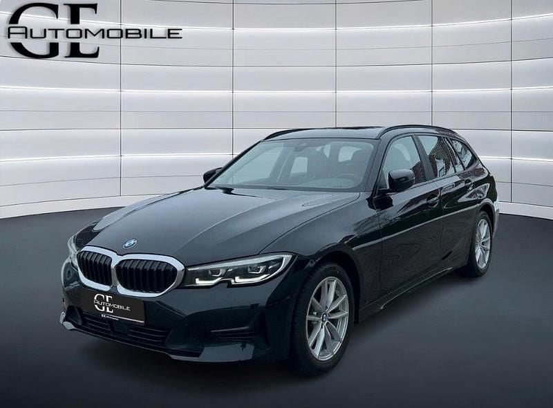 Schwarz Gebraucht 2021 BMW 320e Advantage Kombi | 23.490 € (Fairer Preis) - Bild 1/4