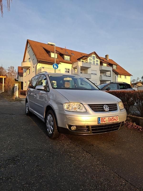 Silber Gebraucht 2004 VW Touran Van / Kleinbus | 2.000 € (Fairer Preis) - Bild 1/4