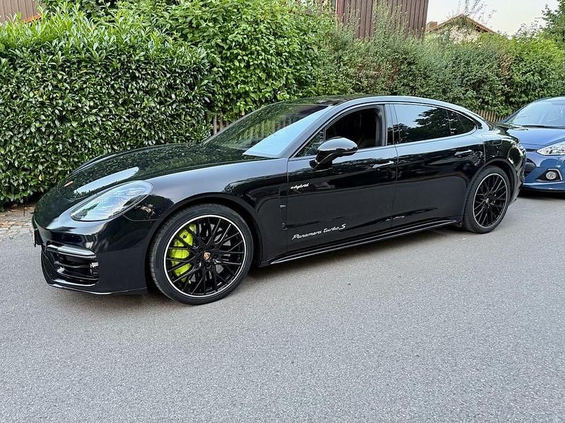 Schwarz Gebraucht 2020 Porsche Panamera Turbo S Sport Limousine | 89.890 € (Etwas zu teuer) - Bild 1/4
