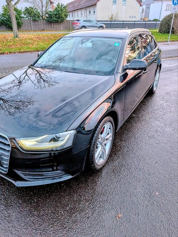 Schwarz Gebraucht 2013 Audi A4 Kombi | 6.400 € (Fairer Preis) - Bild 1/4