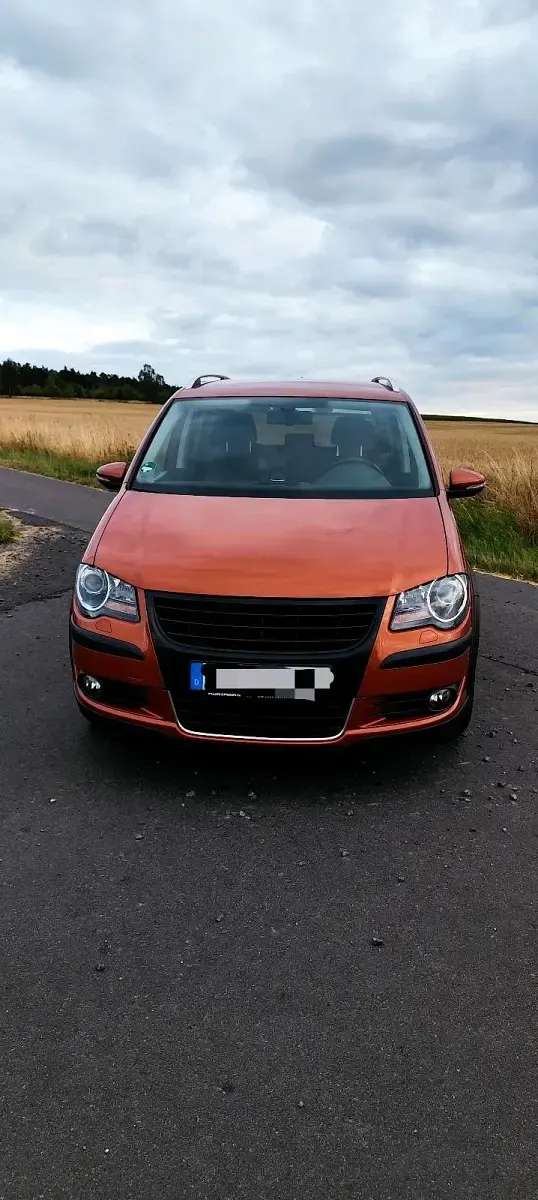 Gebraucht VW Touran Cross 140 PS (102 kW) 2010 Orange Van / Kleinbus
