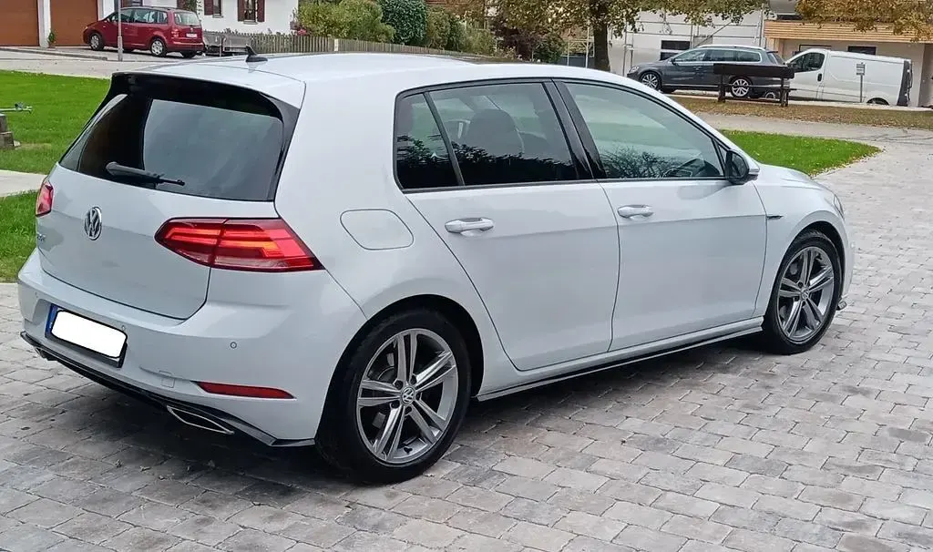 Gebraucht VW Golf VII R-line 150 PS (110 kW) 2017 Weiß Limousine