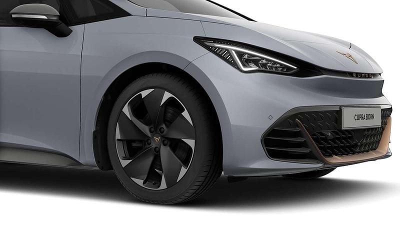 Gebraucht Cupra Born e-Boost 169 kW (231 PS) 2025 Geysirsilber Kleinwagen