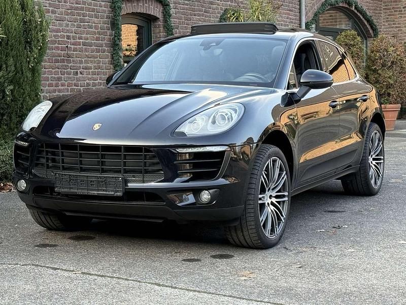 Gebraucht Porsche Macan Turbo 258 PS (189 kW) 2015 Tiefschwarzmetallic SUV