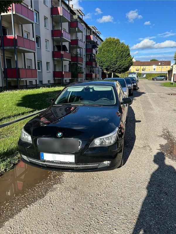 Schwarz Gebraucht 2009 BMW 520 Kombi | 3.199 € (Guter Preis) - Bild 1/4