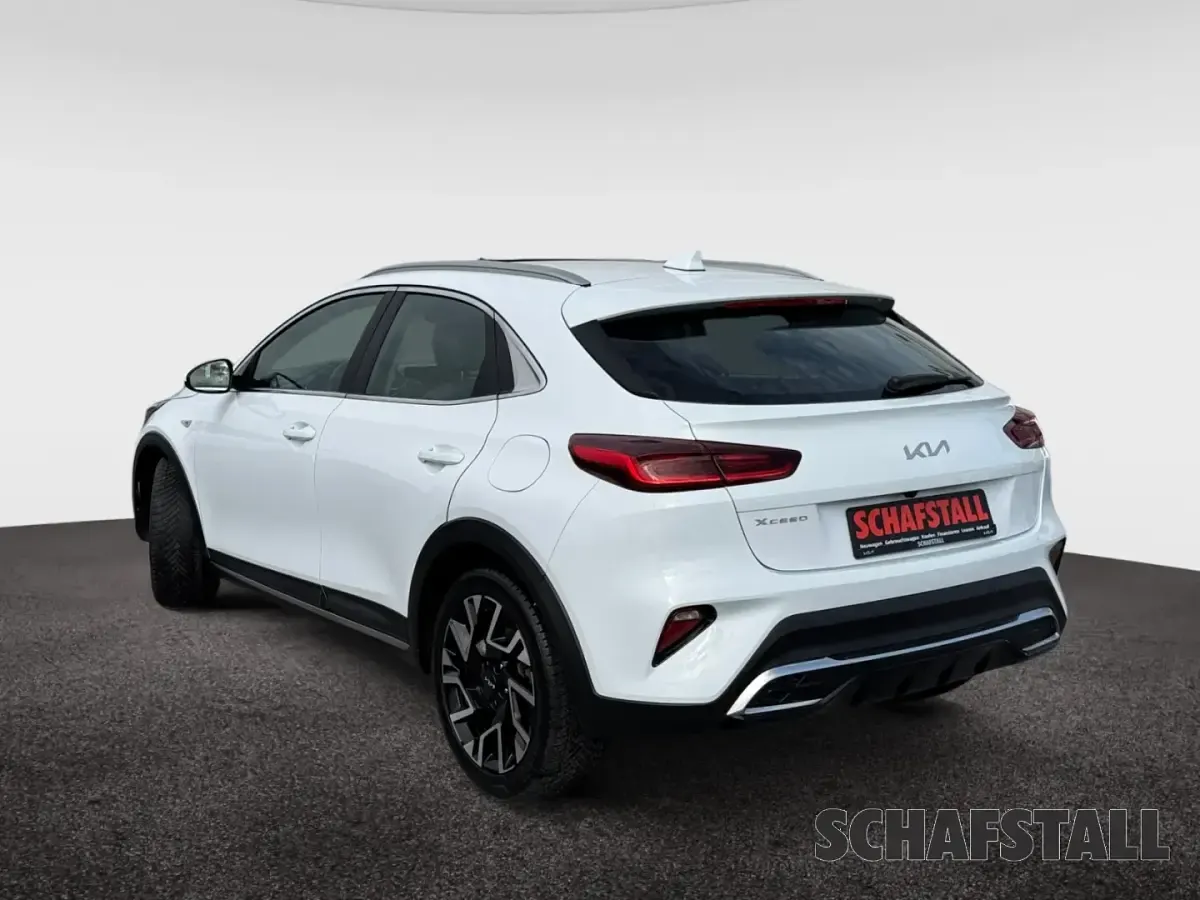 Używany Kia XCeed Comfort 101 KM (74 kW) 2024 Biały SUV