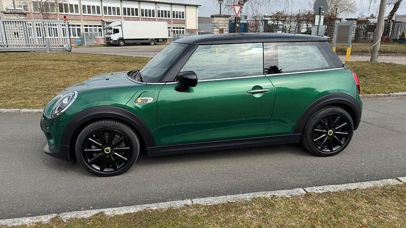 Second-hand Mini Cooper SE 135 kW (184 CP) 2020 Verde Hatchback