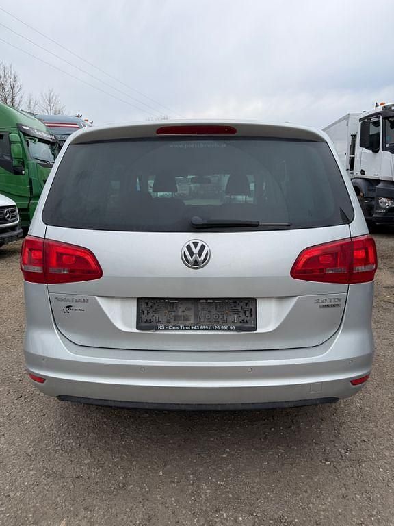 Gebraucht VW Sharan Trendline 140 PS (102 kW) 2013 Silber Van / Kleinbus