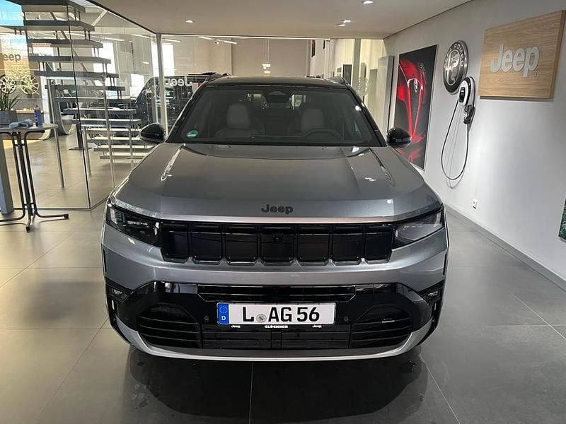 Neu Jeep Compass 145 PS (106 kW) 2026 Grau SUV