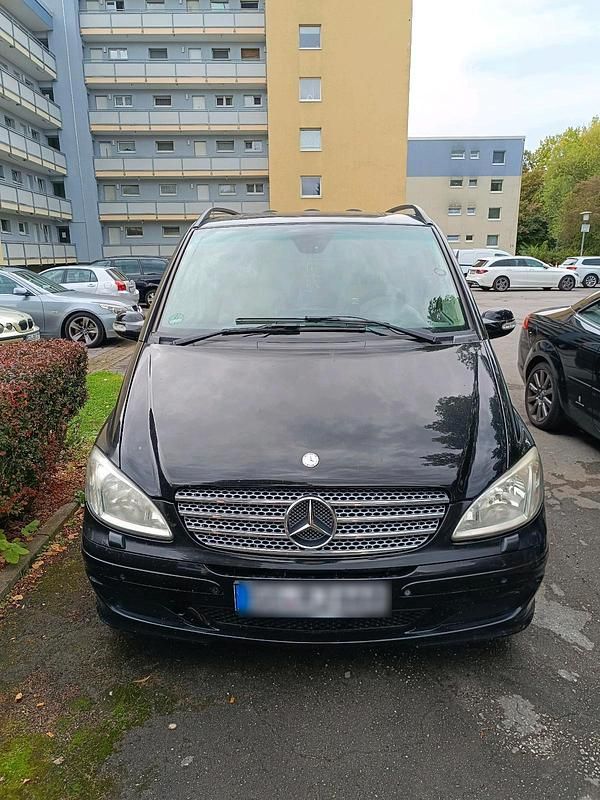 Schwarz Gebraucht 2009 Mercedes Viano Van / Kleinbus | 14.500 € (Etwas zu teuer) - Bild 1/4