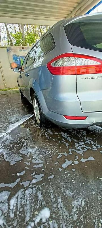 Gebraucht Ford Mondeo 140 PS (102 kW) 2007 Grau Kombi