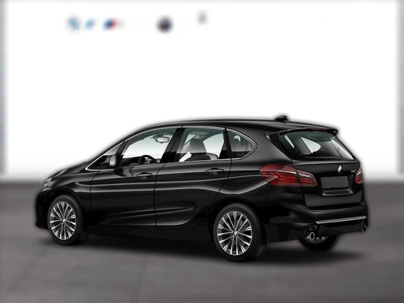 Gebraucht BMW 220 Active Tourer Luxury Line 192 PS (141 kW) 2019 Schwarz metallic Van / Kleinbus