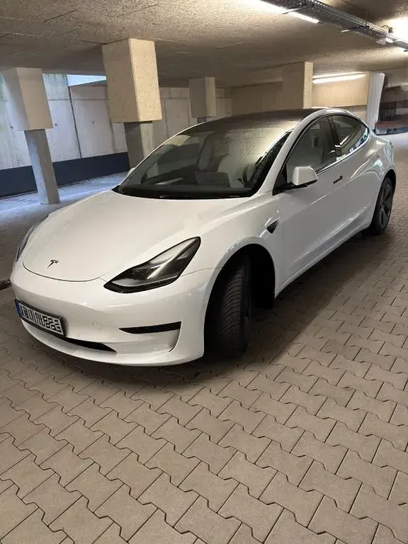 Gebraucht Tesla Model 3 Standard Range Plus 239 kW (325 PS) 2021 Weiß Limousine