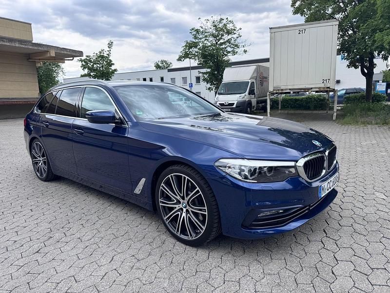 Blau Gebraucht 2018 BMW 530 Sport Line Kombi | 21.199 € (Superpreis) - Bild 1/4