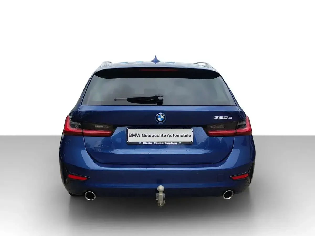 Gebraucht BMW 320e Sport Line 204 PS (150 kW) 2022 Blau Kombi