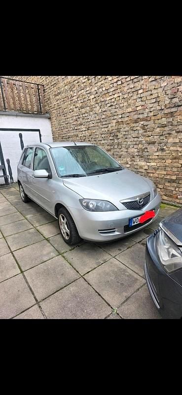 Grau Gebraucht 2005 Mazda 2 Kleinwagen | 400 € (Superpreis) - Bild 1/4