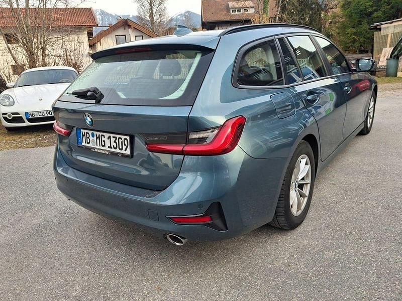 Gebraucht BMW 320 Advantage 190 PS (139 kW) 2021 Blau Limousine
