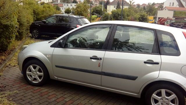 Gebraucht Ford Fiesta 80 PS (58 kW) 2006 Grau Kleinwagen