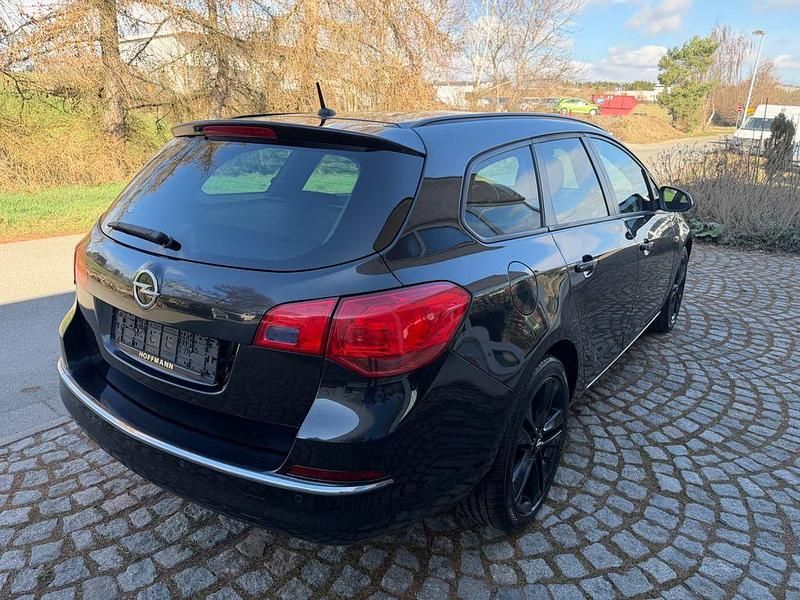 Gebraucht Opel Astra Active 140 PS (102 kW) 2013 Schwarz Kombi