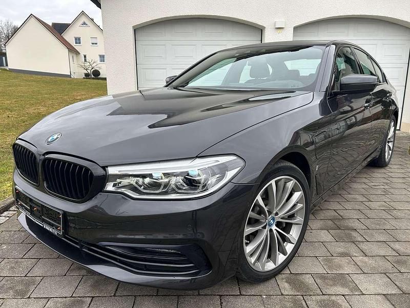 Gebraucht BMW 530e Sport Line 184 PS (135 kW) 2019 Sophistograu brillanteffekt Limousine