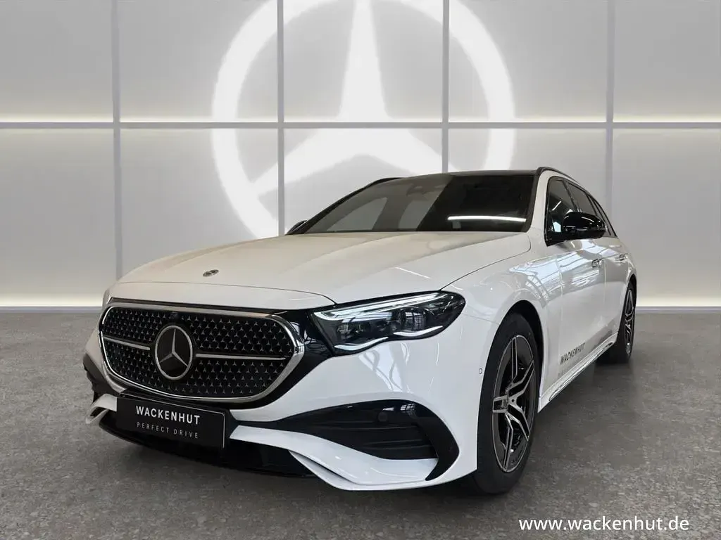 Gebraucht Mercedes E220 AMG 197 PS (144 kW) 2026 Weiß Limousine