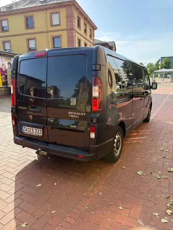 Gebraucht Renault Trafic 121 PS (88 kW) 2019 Schwarz Van / Kleinbus