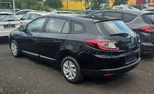 Gebraucht Renault Mégane Authentique 116 PS (85 kW) 2016 Schwarz Limousine