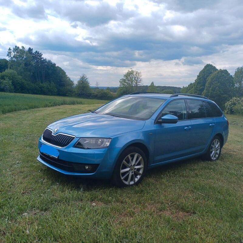Blau Gebraucht 2016 Skoda Octavia Joy Kombi | 11.700 € (Guter Preis) - Bild 1/4