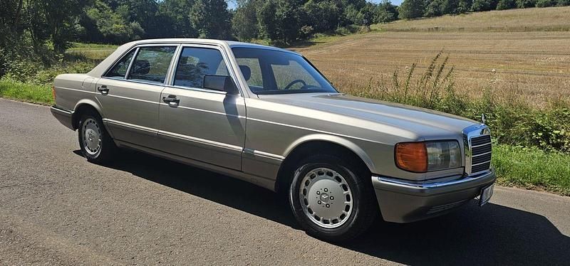 Silber Gebraucht 1987 Mercedes 420 Limousine | 19.900 € - Bild 1/4