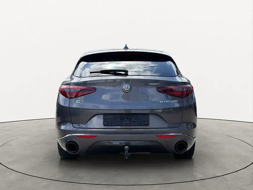 Gebraucht Alfa Romeo Stelvio Veloce 209 PS (153 kW) 2022 Grau SUV
