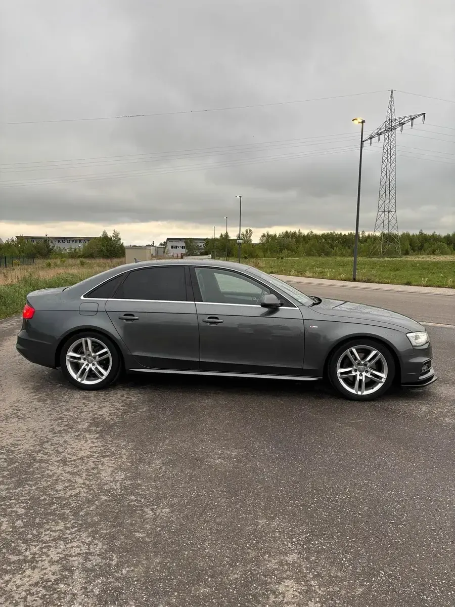 Używany Audi A4 S-Line 170 KM (125 kW) 2015 Szary Sedan/Limuzyna
