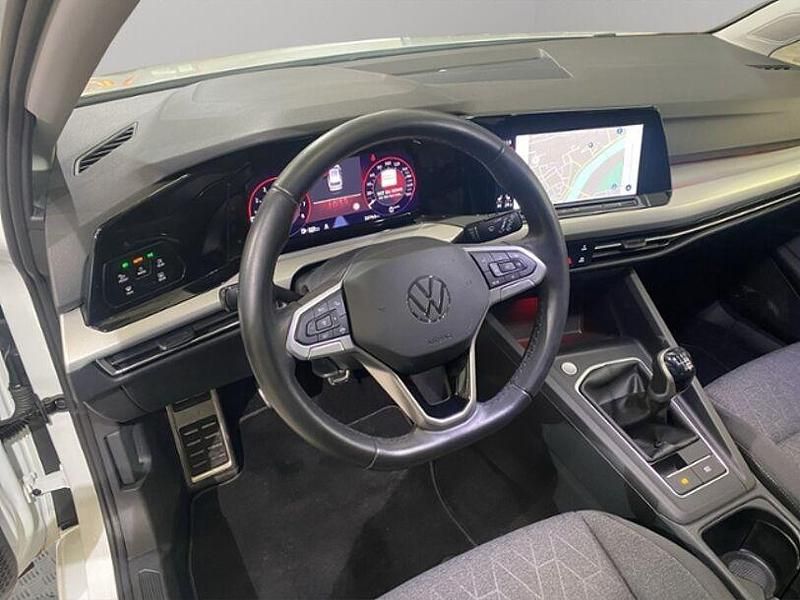 Gebraucht VW Golf VIII Move 131 PS (96 kW) 2023 Pure white Kombi