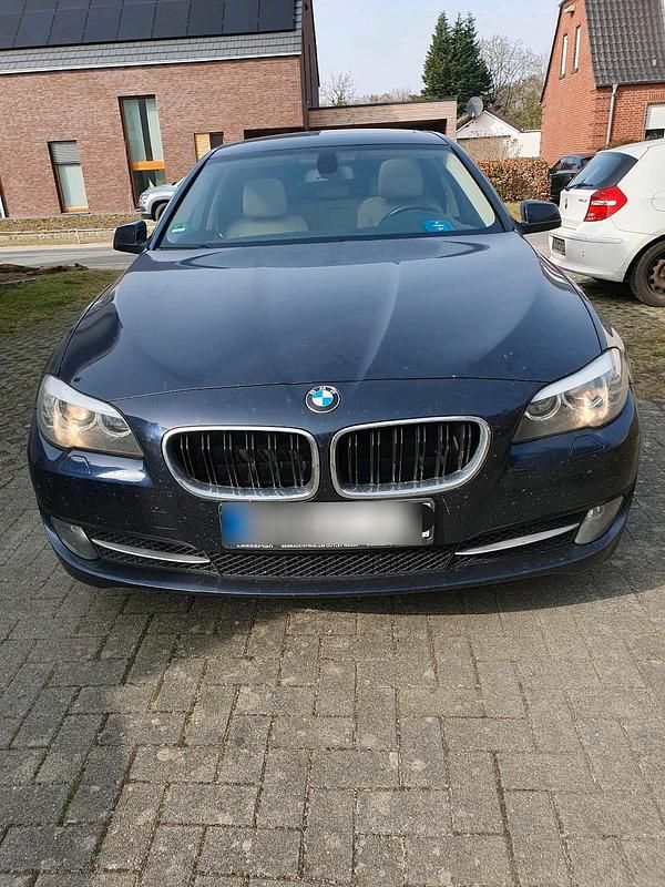 Gebraucht BMW 525 218 PS (160 kW) 2012 Blau Kombi