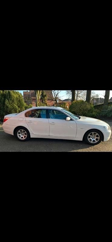 Gebraucht BMW 523 177 PS (130 kW) 2005 Weiß Limousine