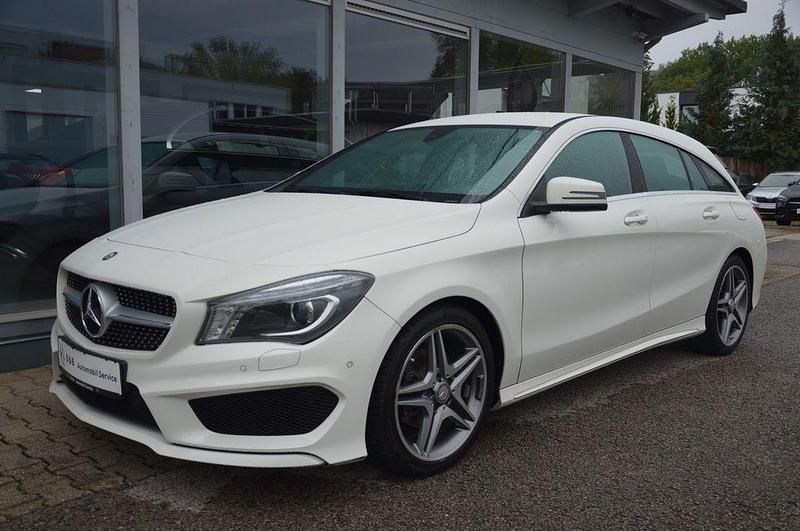 Weiß Gebraucht 2015 Mercedes CLA180 Shooting Brake AMG Kombi | 14.990 € (Fairer Preis) - Bild 1/4