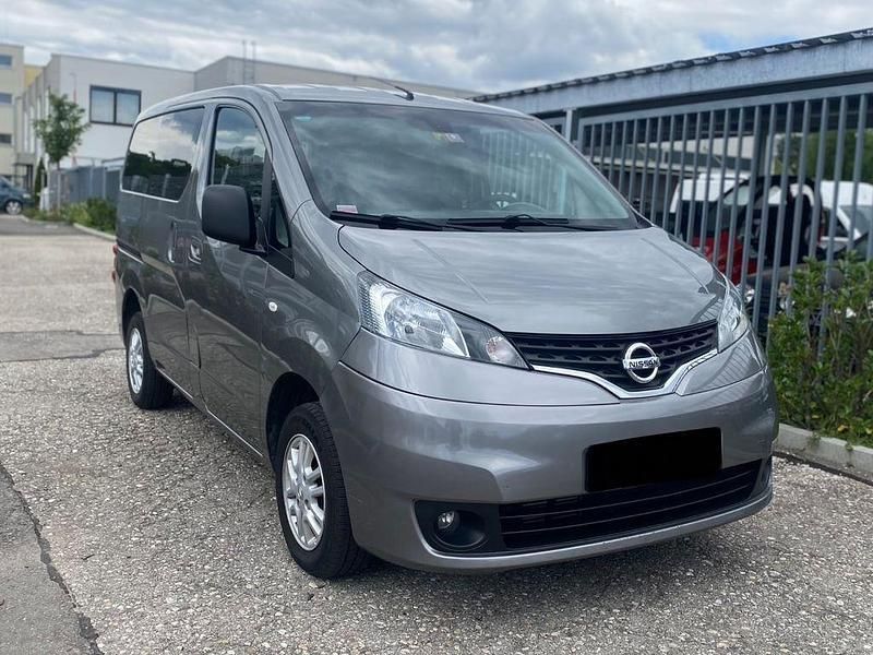 Grau Gebraucht 2012 Nissan Evalia Premium Edition Van / Kleinbus | 10.999 € (Guter Preis) - Bild 1/4