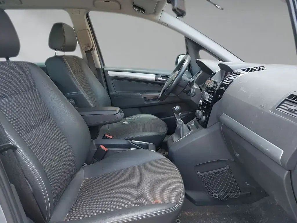 Gebraucht Opel Zafira 140 PS (102 kW) 2010 Silber Van / Kleinbus