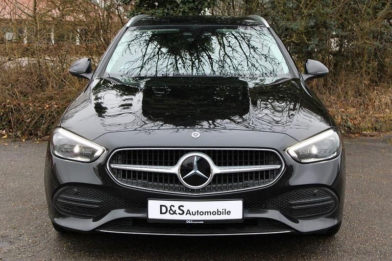 Gebraucht Mercedes C300 258 PS (189 kW) 2022 Schwarz Kombi