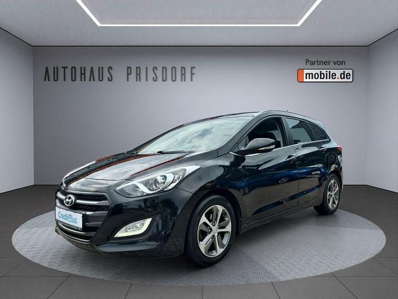 Phantom black / mic Gebraucht 2017 Hyundai i30 Trend Kombi | 9.450 € (Etwas zu teuer) - Bild 1/4