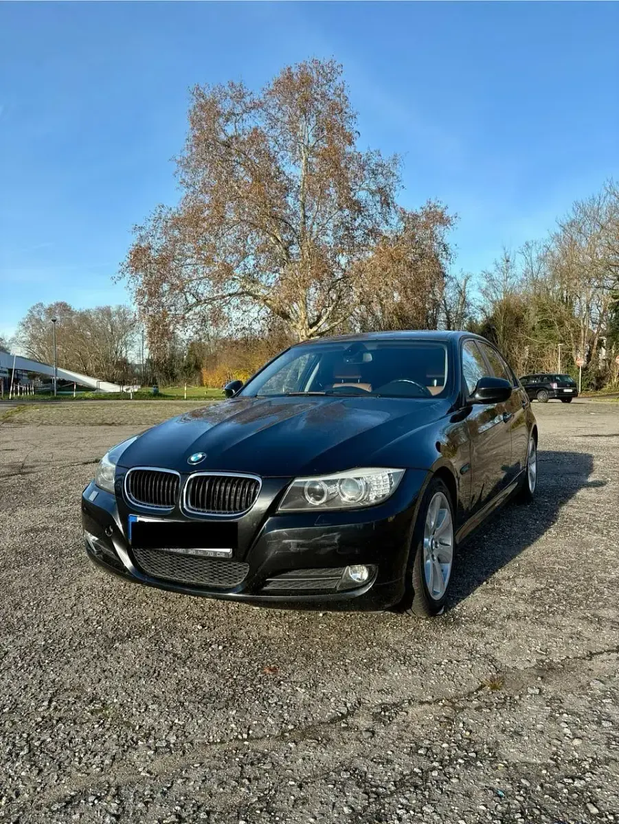 Second-hand BMW 318 143 CP (105 kW) 2010 Negru Berlinǎ