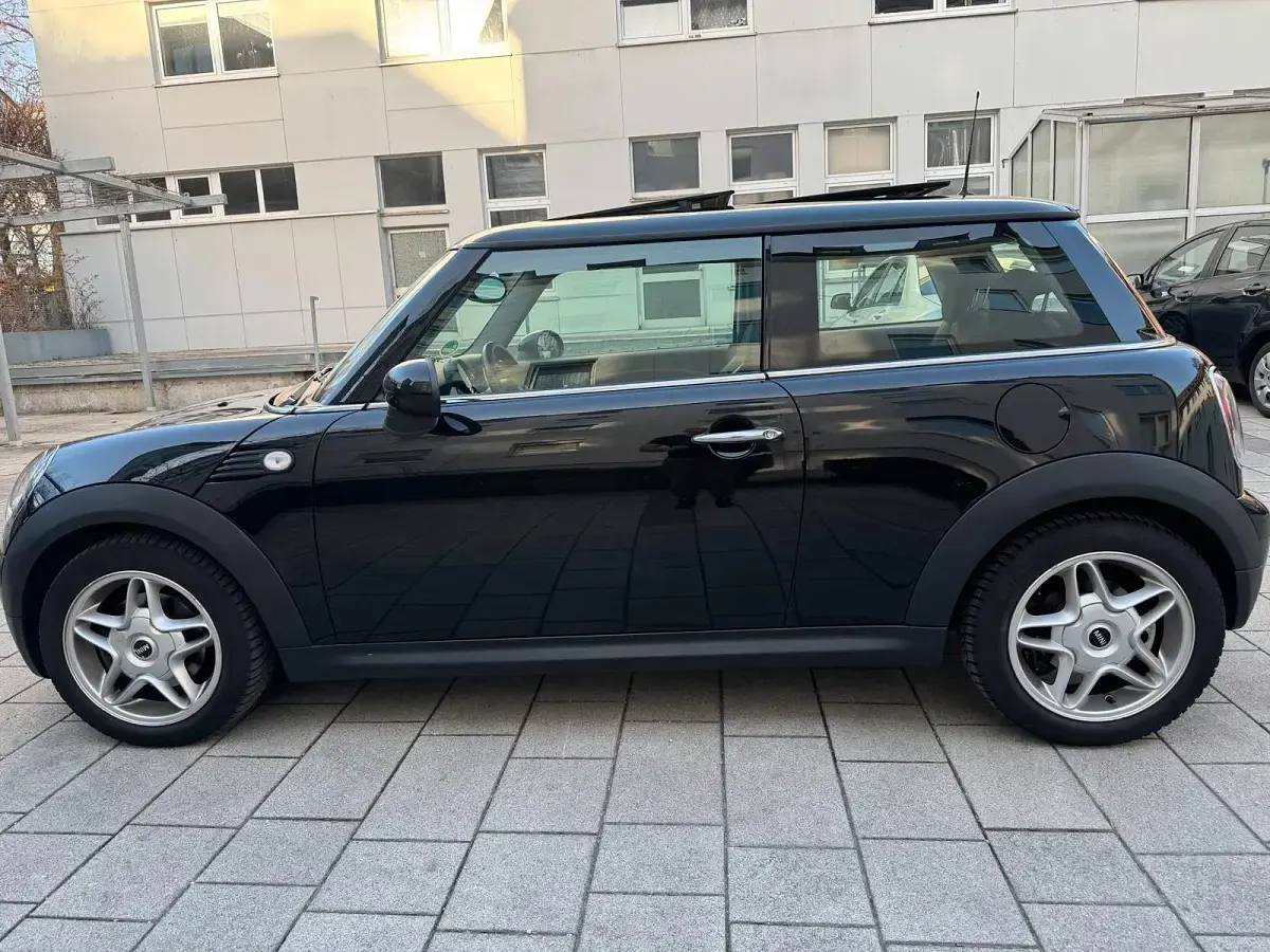 Gebraucht Mini Cooper 122 PS (89 kW) 2011 Schwarz Kleinwagen